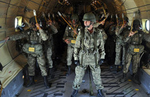 Komandolar brövelerini aldılar