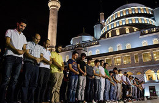 Camiler Kadir Gecesi'nde doldu taştı