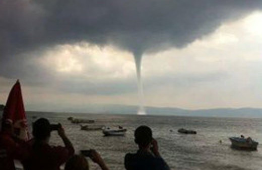 Marmara Denizi'nde hortum paniği!