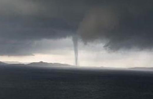 Marmara'nın ortasında hortum paniği!