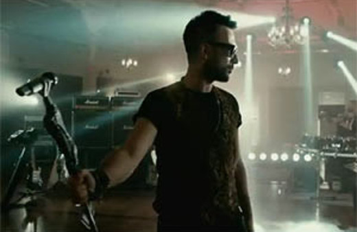 Tarkan 'Hop De' listelere hızlı girdi!