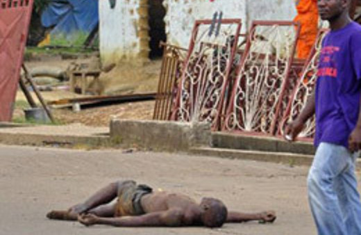 Ölülerini sokağa atıyorlar! Korkunç manzara