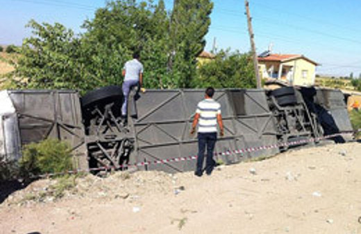 Katliam gibi kaza: 8 ölü, 41 yaralı 