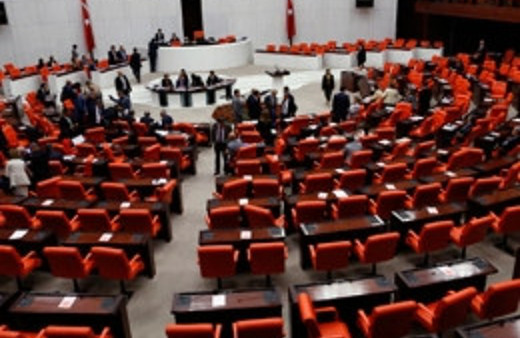 Sınavsız üniversiteye CHP freni!