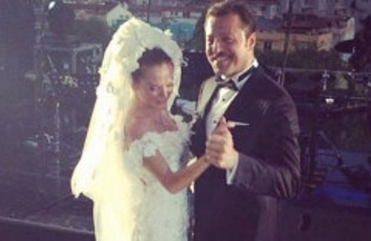 İki ünlü oyuncu dünya evine girdi