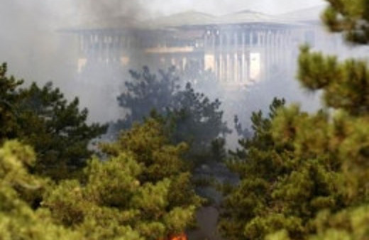 Yeni Başbakanlık yakınında yangın