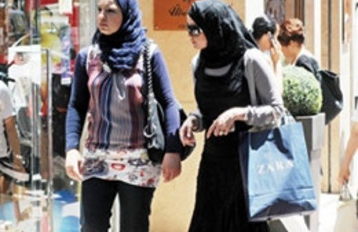 Arap turistler Avrupalı'lardan daha cömert