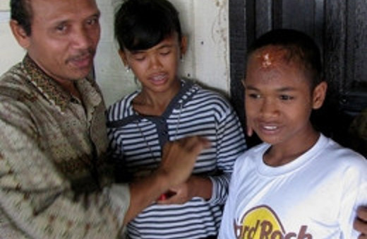 Tsunamide kaybolan çocuklarına kavuştular