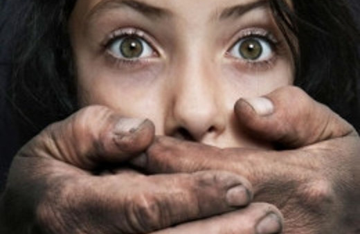 Facebook'ta tanıştı odunlukta tecavüz etti