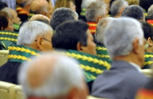 Köşk ve AK Parti neden HSYK'da ısrarlı?