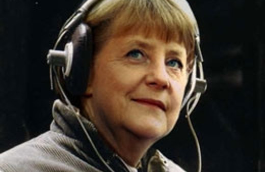 Merkel kurultayda fenalık geçirdi!