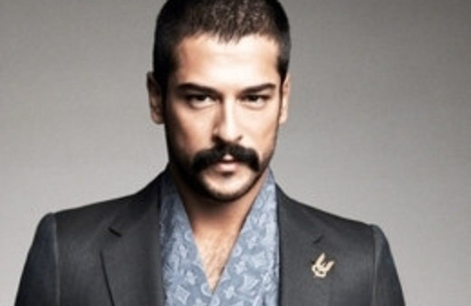 Burak Özçivit'e büyük şok!