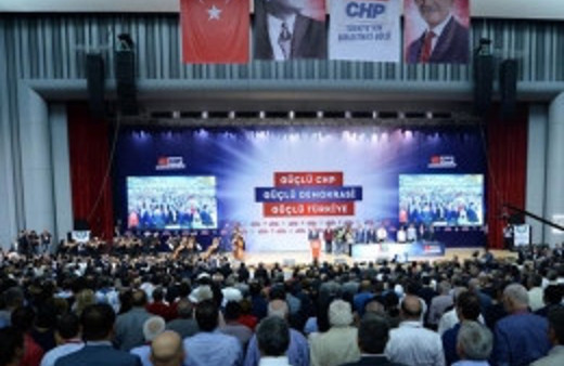 CHP kurultayında 'Cuma namazı arası'  söylentisi...