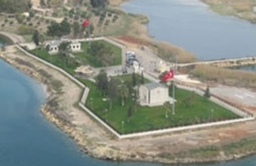 Süleymanşah Türbesi'ni PKK mı koruyacak?