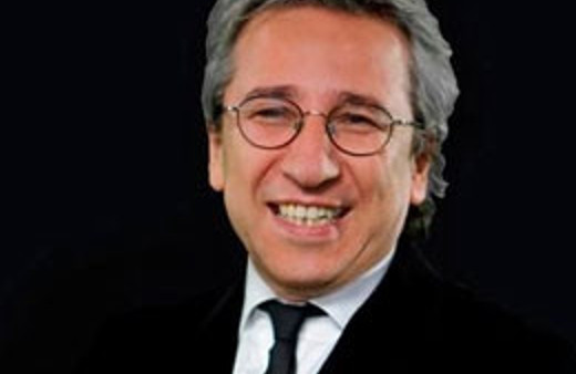Can Dündar neden apar topar Londra'ya gitti?