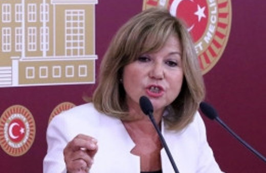 AK Parti'den Nur Serter'li, başörtülü reklam filmi!