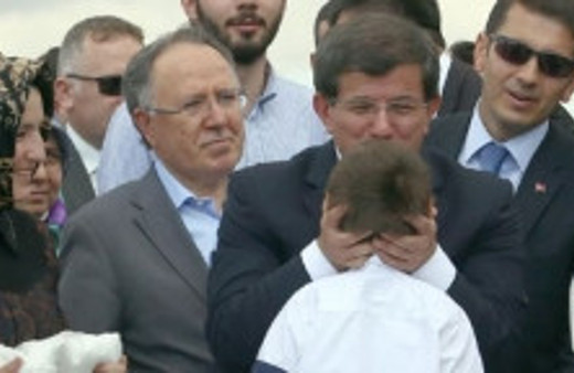 Bakın o çocuğun boynuna şimdi ne oldu?