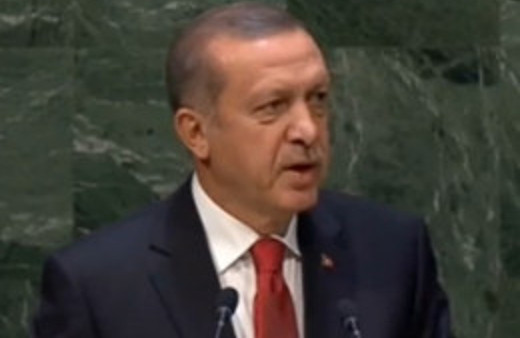 AK Saray Erdoğan'ın en belirgin işareti