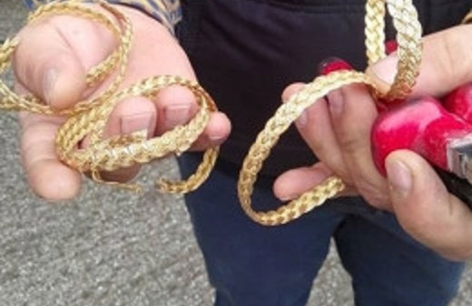 20 bin liralık bilezikleri kesip sınava girdi