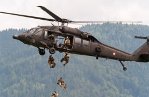 Askeri helikopter havada kayboldu!