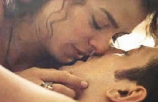 Özge Özpirinçci'nin öpüşme sahnesi olay oldu!