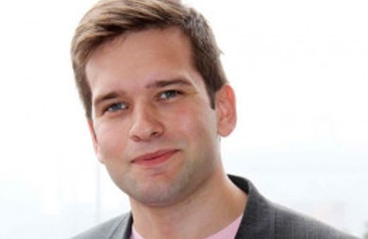 ‘Yakışıklı’ bakandan Türkiye’ye mesaj!