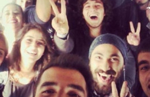 Selfie çektirmeyin, bitlenirsiniz!