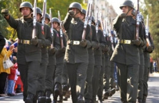 Asker Diyarbakır'da 'Hakkari şehitleri' için slogan attı