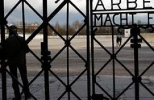 Dachau Toplama Kampı'nın kapısı çalındı