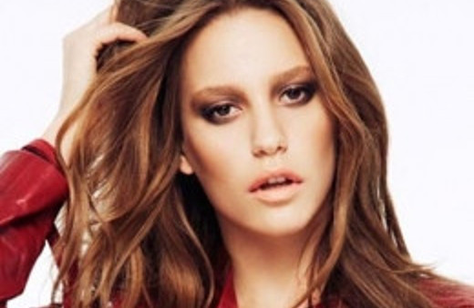 Selenay Sarıkaya gelinlik giydi herkes hayran...