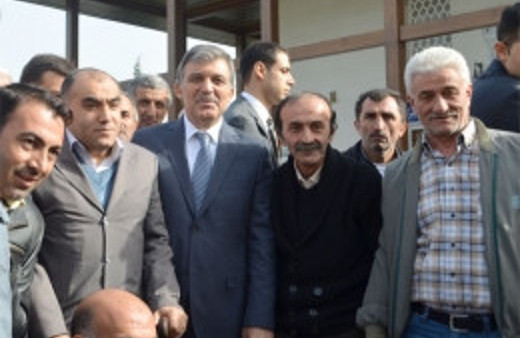 Gazetecilerin soruları Gül'ü şaşkına çevirdi