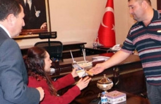 Sıva ustasından duygulandıran bağış