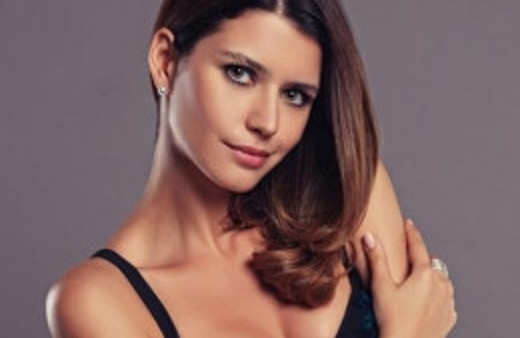 Beren Saat'in fermuarı bozulunca...