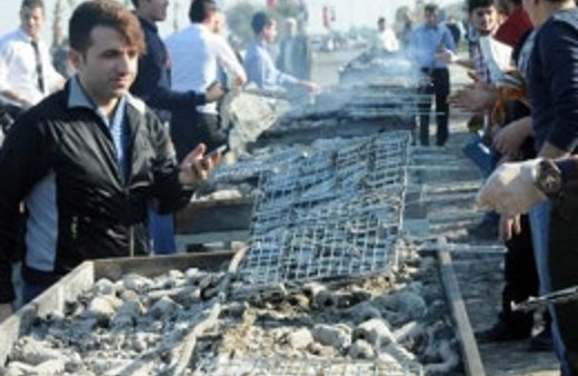 10 bin kişiye 3 ton hamsi dağıtıldı