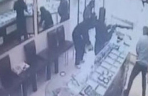 Pendik'te filmleri aratmayan soygun