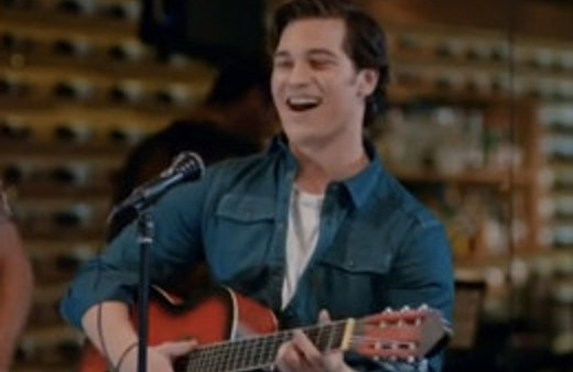 Medcezir'de Yaman Kandırdım şarkısıyla coşturdu