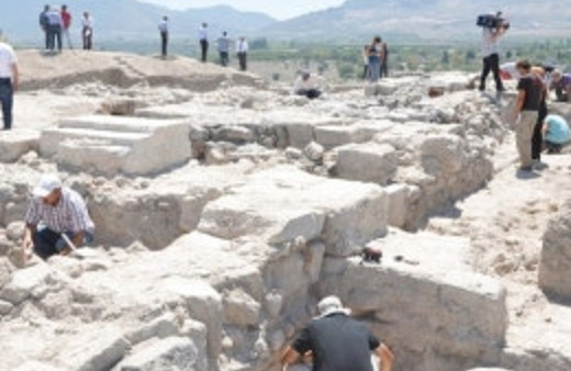 Ölümsüzlük şehrinde 3 bin yıllık insan iskeleti