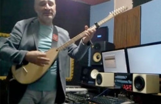 Ünlü türkücü konserde sahnede öldü! 