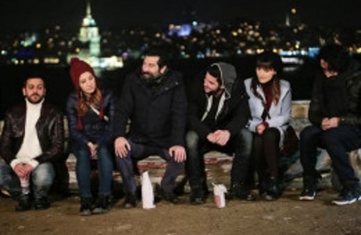 Ulan İstanbul 27. bölüm Ferdi Derya'yı ilk kez öper