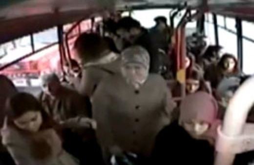 Liseli kıza otobüste taciz görüntülendi