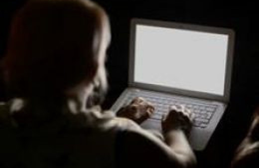 Karısı tüm porno fotoğraflarını görünce...