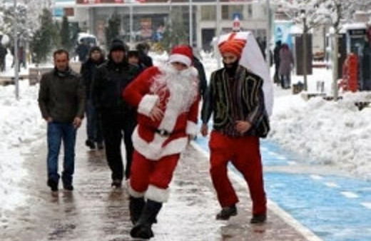 Bolu'da Yeniçeri Noel babayı böyle kovaladı