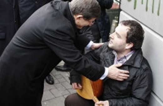 Davutoğlu'ndan cuma namazı çıkışı bir ilk! 