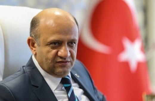 Bakan Fikri Işık yeni kriptolu telefonları tanıttı