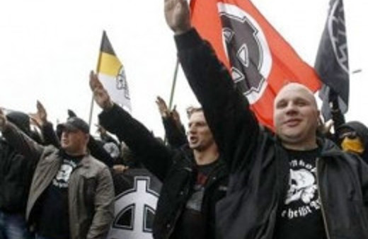 Neonaziler yanlış trene binince