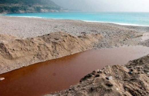 Ölüdeniz'in rengi artık kahverengi...