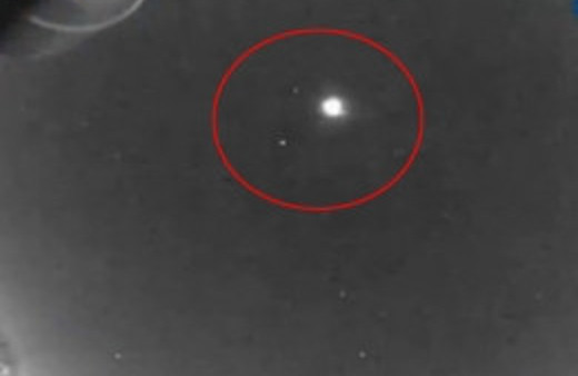 225 kiloluk dev meteor böyle geçti