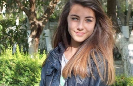 Genç kız aniden trenin önüne atladı