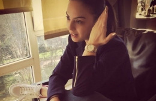 Ebru Gündeş altın kaplama saati olay oldu!