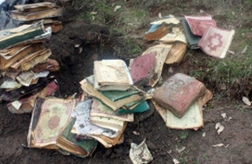 Toprağa gömülü 50 Kur'an bulundu